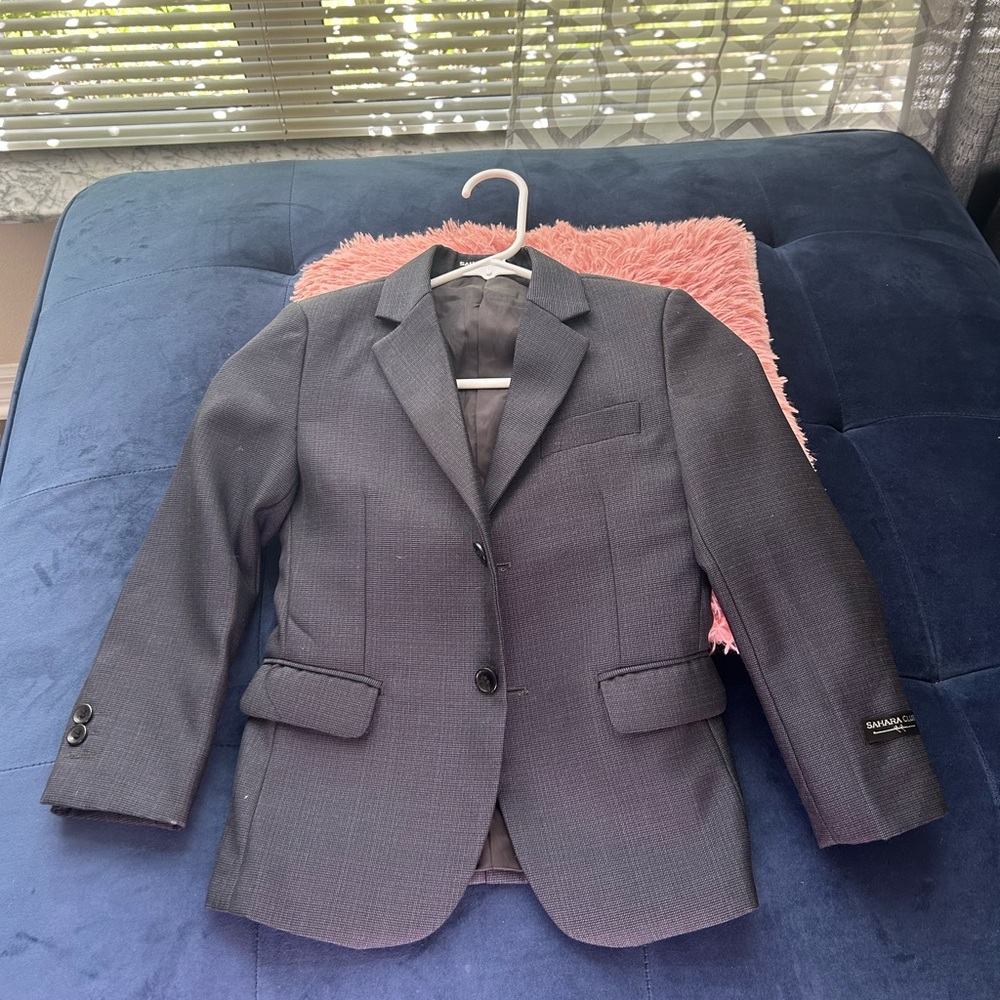 Sahara club  Dark Gray Blazer it's like a black this is kids like tuxedos